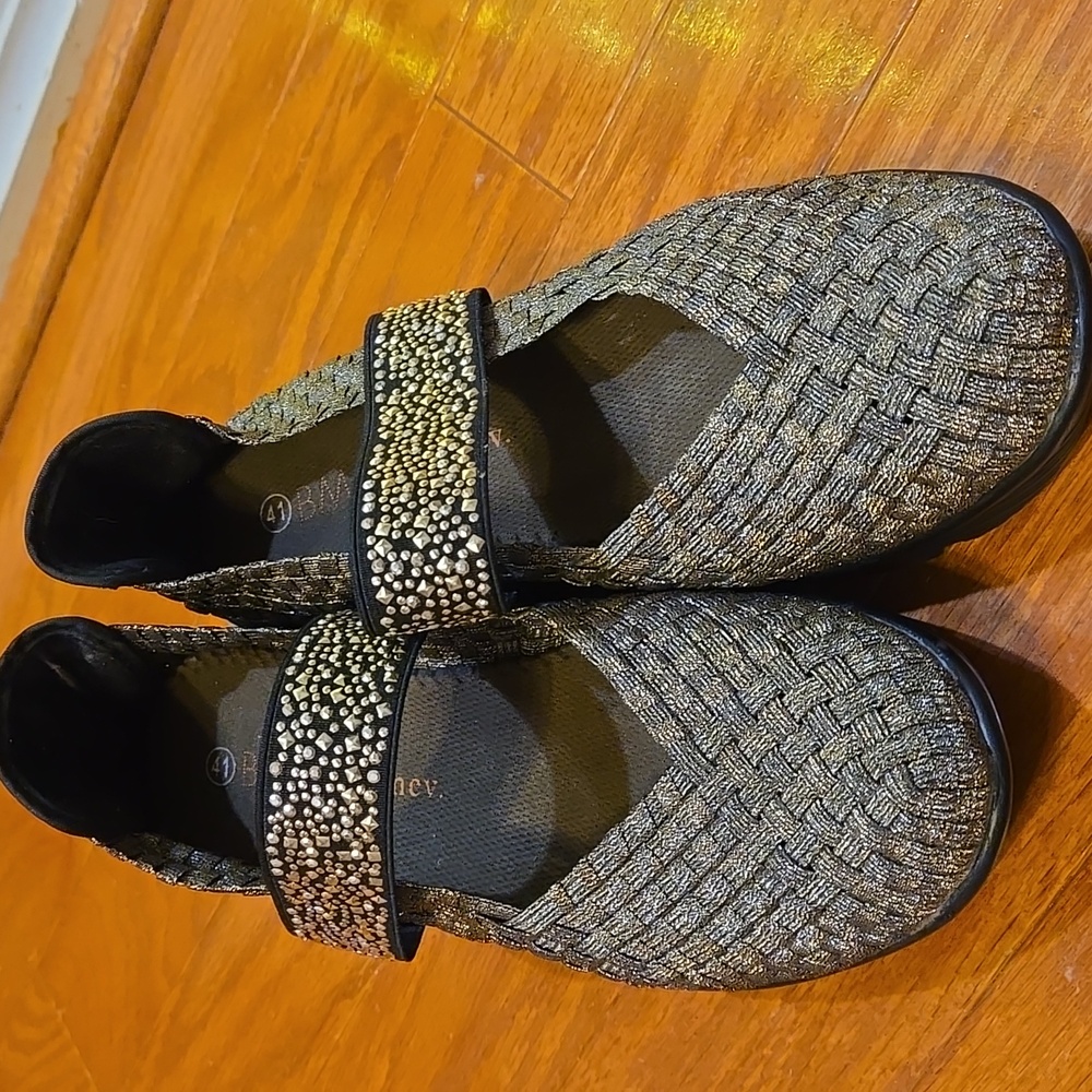 Bernie Mev EUC Chunky Wedge Woven Stretch Classic Sandals Heels Slip On Strap